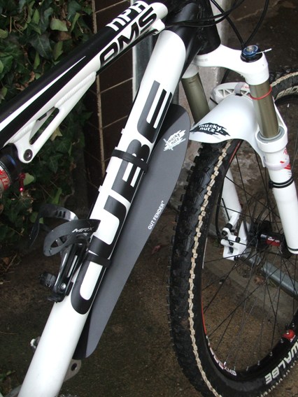 Gut Fender reflektierend
