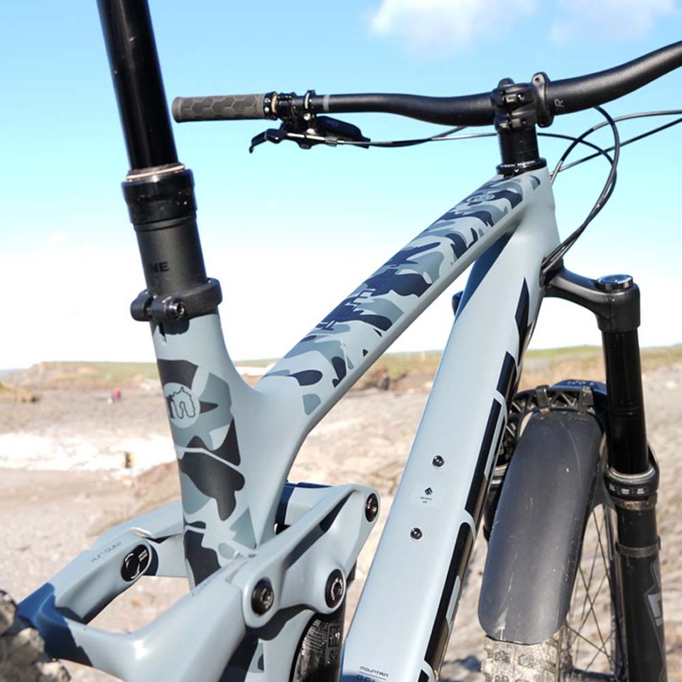 Frame Skinz Tarnung weiß